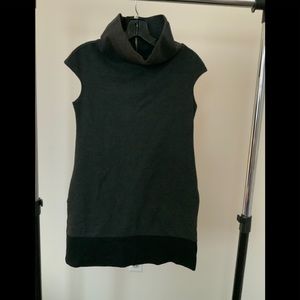 Express tunic w zipper back